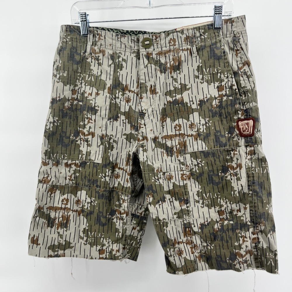 Volcom Scout System Chino Shorts Mens 32 Rain Camo Leopard Ripstop A0941000